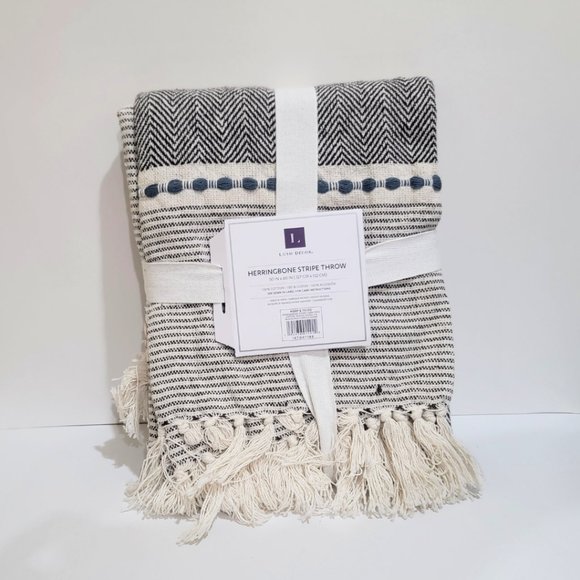 Lush Decor Other - LUSH DECOR 100% Cotton Herringbone 50" x 60" White Black MultiColor Stripe Throw
